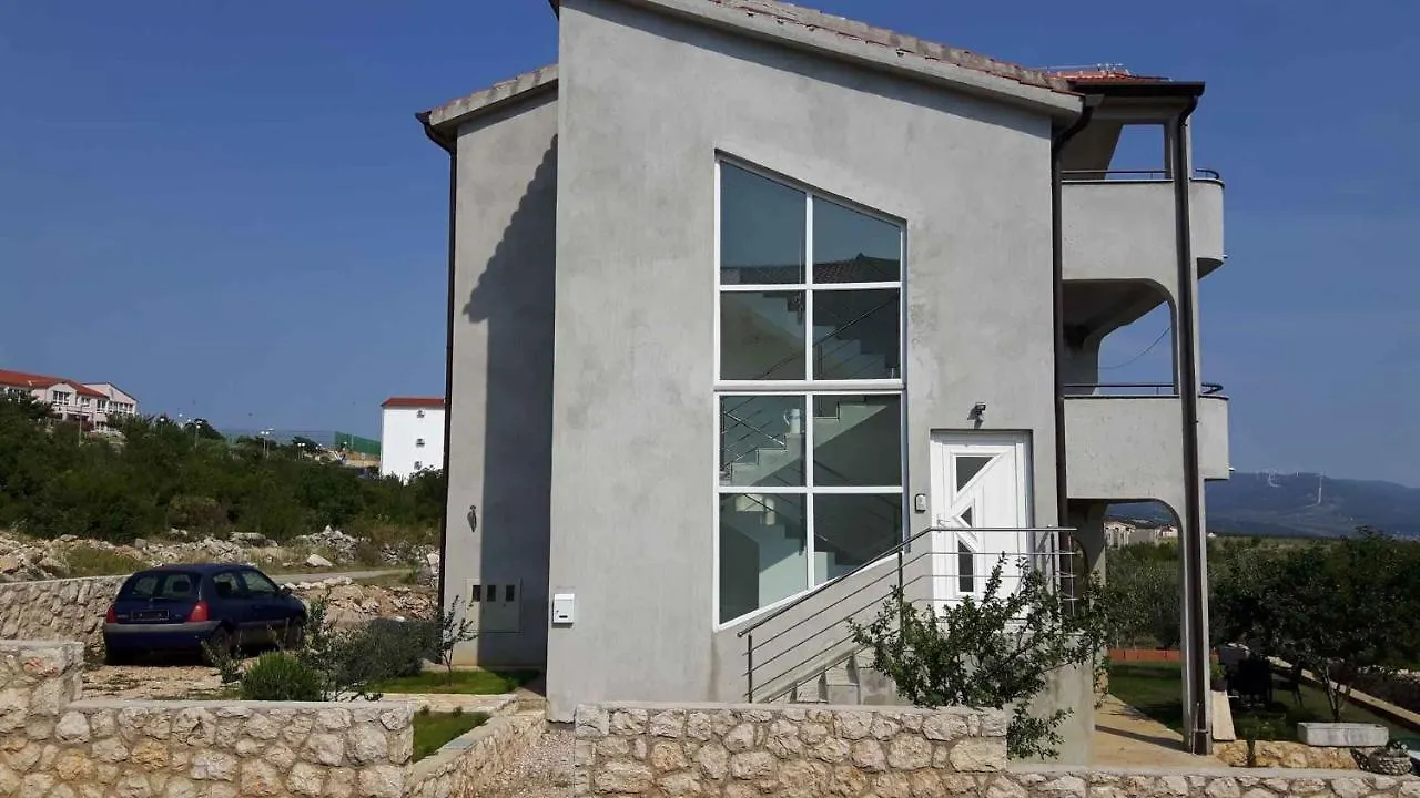 Two-Bedroom Apartment In Maslenica II 0*,