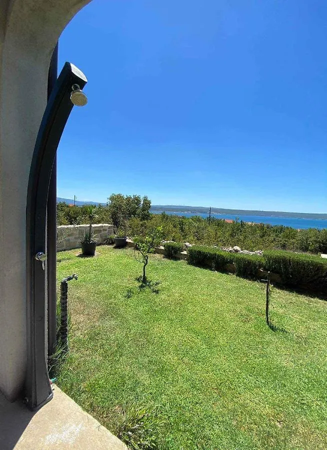 Two-Bedroom Apartment In Maslenica II 0*,