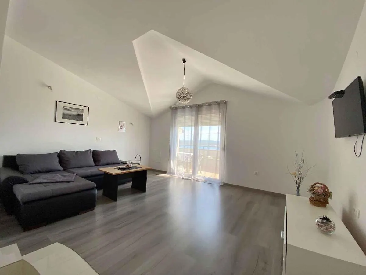 Two-Bedroom Apartment In Maslenica II